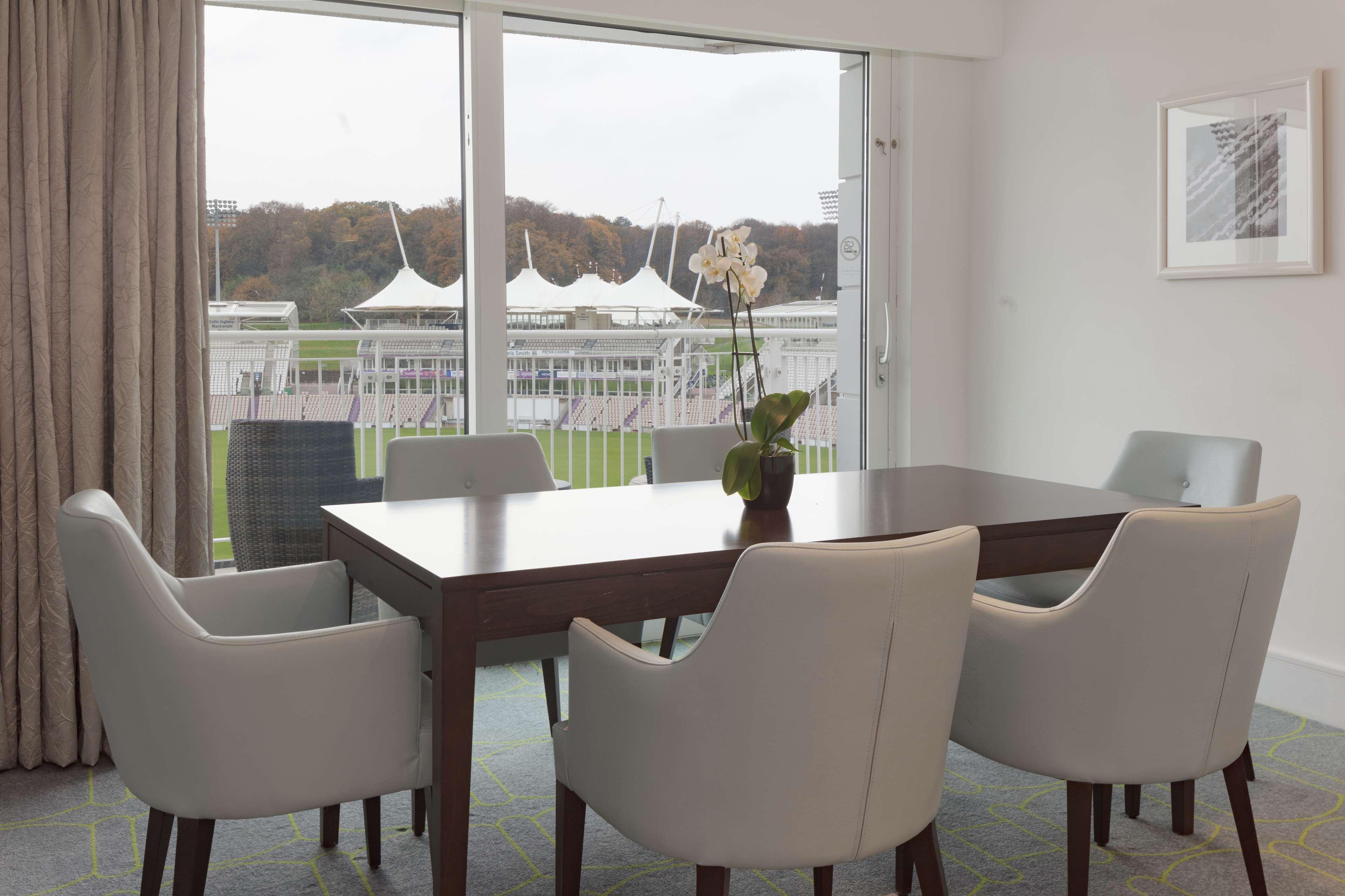 Resort Hilton Southampton - Utilita Bowl Hedge End